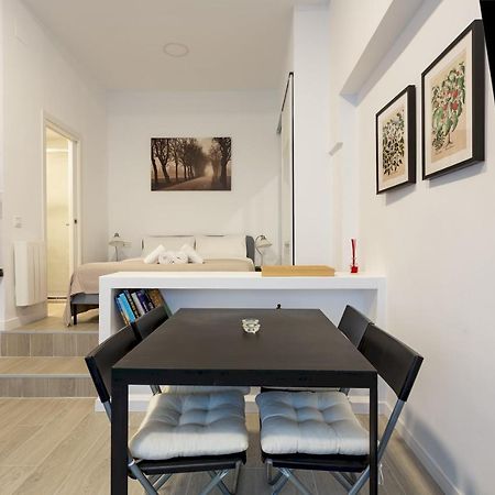 1 Bedroom 1 Bathroom Furnished - Av De America - Studio - Mintystay マドリード エクステリア 写真
