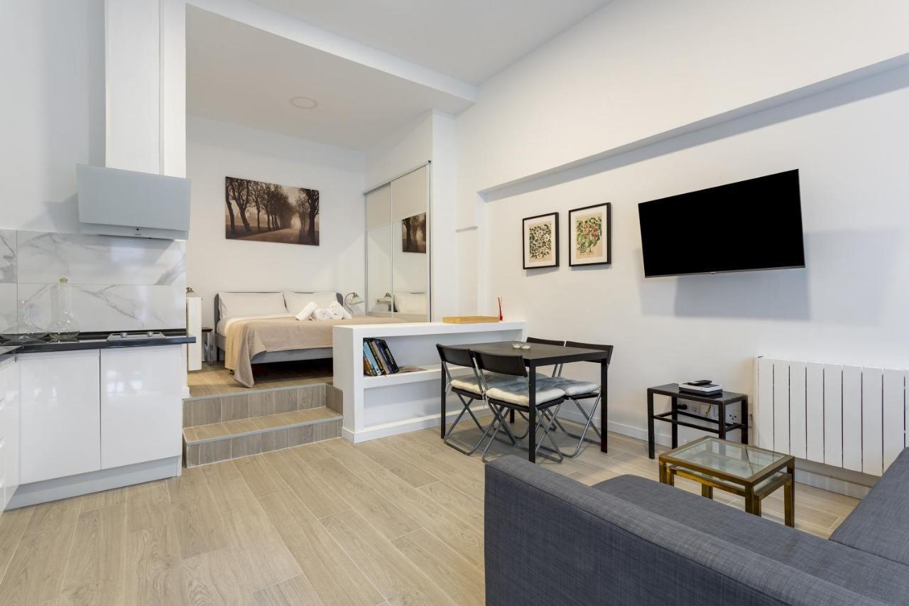 1 Bedroom 1 Bathroom Furnished - Av De America - Studio - Mintystay マドリード エクステリア 写真