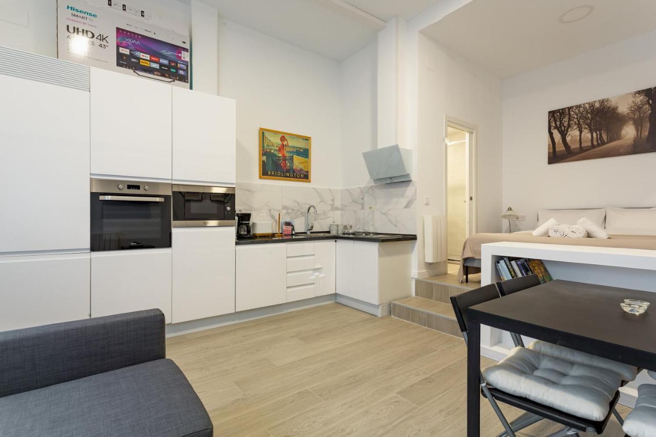 1 Bedroom 1 Bathroom Furnished - Av De America - Studio - Mintystay マドリード エクステリア 写真