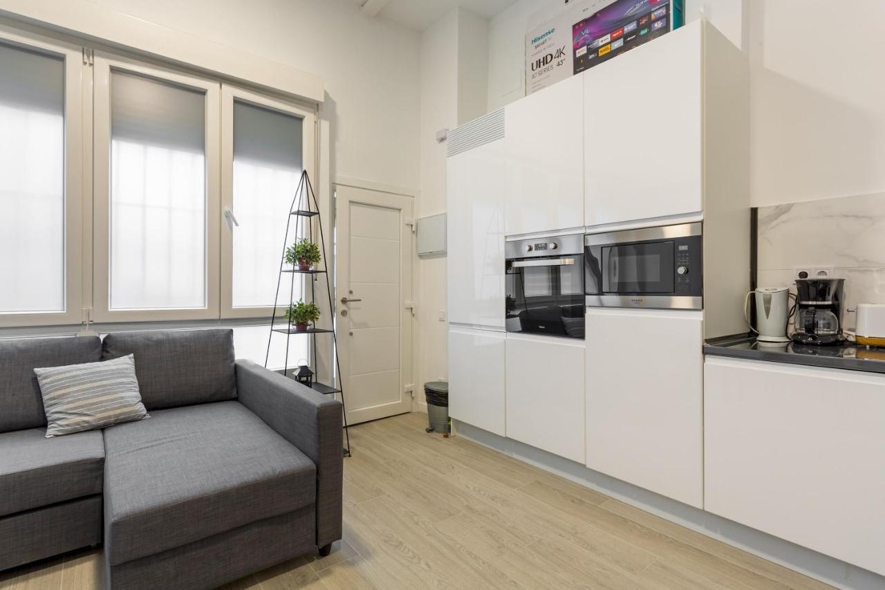 1 Bedroom 1 Bathroom Furnished - Av De America - Studio - Mintystay マドリード エクステリア 写真